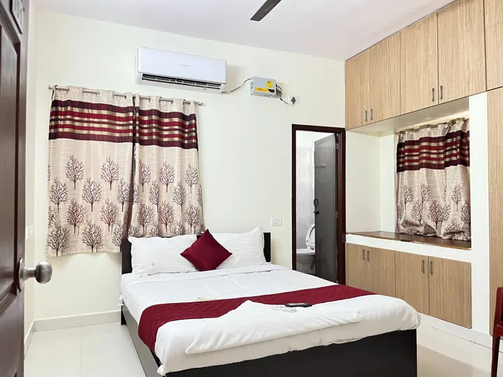 Queen size air-conditioned room at 7 Hills Velachery